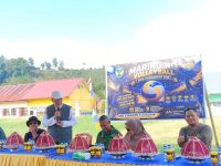 PT Masmindo Dwi Area (MDA) menyampaikan apresiasi dan dukungan penuh terhadap penyelenggaraan turnamen bola volly yang diinisiasi oleh Karang Taruna Desa Marinding di wilayah operasional perusahaan. Kegiatan ini dinilai sebagai bagian dari upaya bersama dalam memperkuat kebersamaan serta mendorong aktivitas positif di tengah masyarakat.