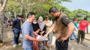 Bupati Bantarng, M. Fathul Fauzy Nurdin mengunjungi Cekdam (tanggul pengaman) Balang Sikuyu, Kelurahan Karatuang, Kecamatan Bantaeng, Jumat sore, (8/5/2026).