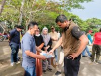 Bupati Bantarng, M. Fathul Fauzy Nurdin mengunjungi Cekdam (tanggul pengaman) Balang Sikuyu, Kelurahan Karatuang, Kecamatan Bantaeng, Jumat sore, (8/5/2026).