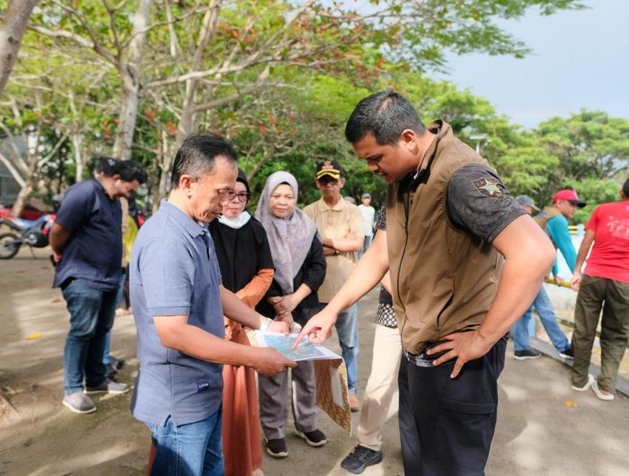 Bupati Bantarng, M. Fathul Fauzy Nurdin mengunjungi Cekdam (tanggul pengaman) Balang Sikuyu, Kelurahan Karatuang, Kecamatan Bantaeng, Jumat sore, (8/5/2026).