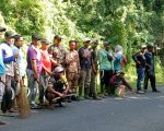 Pemerintah Desa Rababaka bersama sejumlah unsur masyarakat menggelar kegiatan gotong royong dalam agenda Jumat Bersih guna menyambut Hari Raya Idul Adha 1447 Hijriah, Jumat (22/5/2026).