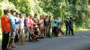 Pemerintah Desa Rababaka bersama sejumlah unsur masyarakat menggelar kegiatan gotong royong dalam agenda Jumat Bersih guna menyambut Hari Raya Idul Adha 1447 Hijriah, Jumat (22/5/2026).