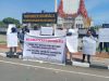 Tensi ketegangan di internal Persatuan Wartawan Indonesia (PWI) Sulawesi Selatan kembali mendidih. Berada di ambang krisis kepercayaan yang akut, puluhan jurnalis yang tergabung dalam Forum Penyelamat PWI Sulsel memilih turun ke jalan dan menggelar aksi damai di kawasan Monumen Mandala, Makassar, pada Senin (25/5/2026).