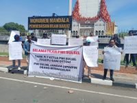 Goncangan Internal Memuncak, Forum Penyelamat PWI Sulsel Desak Pengurus Pusat Depak Plt Ketua 18 Tensi ketegangan di internal Persatuan Wartawan Indonesia (PWI) Sulawesi Selatan kembali mendidih. Berada di ambang krisis kepercayaan yang akut, puluhan jurnalis yang tergabung dalam Forum Penyelamat PWI Sulsel memilih turun ke jalan dan menggelar aksi damai di kawasan Monumen Mandala, Makassar, pada Senin (25/5/2026).