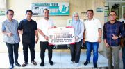 Gubernur Sulawesi Selatan, Andi Sudirman Sulaiman, menyerahkan bantuan sebesar Rp1 miliar untuk mendukung pemulihan pasca kebakaran yang terjadi di RSUD Syekh Yusuf Gowa.