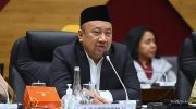Wacana Presiden Prabowo Subianto mewajibkan pembelajaran Bahasa Perancis di sekolah menuai sorotan di parlemen. Komisi X DPR mempertanyakan arah dan kesiapan kebijakan tersebut, mengingat sebelumnya pemerintah juga sempat menggulirkan rencana menjadikan Bahasa Portugis sebagai prioritas pembelajaran nasional.