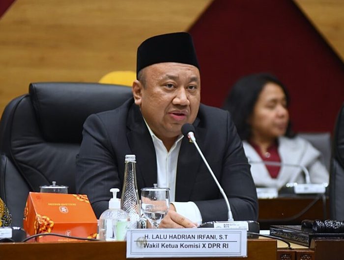 Bahasa Asing Jadi Agenda Politik Pendidikan, DPR Pertanyakan Keseriusan Pemerintah 13 Wacana Presiden Prabowo Subianto mewajibkan pembelajaran Bahasa Perancis di sekolah menuai sorotan di parlemen. Komisi X DPR mempertanyakan arah dan kesiapan kebijakan tersebut, mengingat sebelumnya pemerintah juga sempat menggulirkan rencana menjadikan Bahasa Portugis sebagai prioritas pembelajaran nasional.