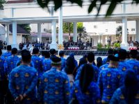 Gubernur Sulawesi Selatan, Andi Sudirman Sulaiman, bertindak sebagai Inspektur Upacara pada peringatan Hari Lahir Pancasila yang diperingati setiap tanggal 1 Juni. Upacara berlangsung khidmat di Halaman Rumah Jabatan Gubernur Sulsel, Selasa (2/6/2026).