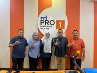 Komitmen Pemerintah Provinsi Sulawesi Selatan dalam menghadirkan layanan perpustakaan yang inklusif dan ramah bagi anak terus diperkuat melalui berbagai media informasi. Salah satunya melalui Program Kiprah Sulsel yang disiarkan secara langsung oleh RRI Pro 1 Makassar, Selasa (9/6/2026).