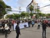 Ratusan kader Himpunan Mahasiswa Islam (HMI) Cabang Gowa Raya menggelar aksi demonstrasi di depan Polrestabes Makassar.
