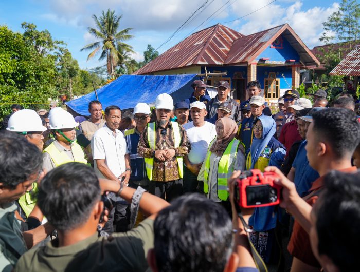 Gubernur Sulawesi Selatan, Andi Sudirman Sulaiman, melakukan Ground Breaking Rehabilitasi Daerah Irigasi (DI) Apparang Hulu di Desa Biji Nangka, Kecamatan Sinjai Borong, Kabupaten Sinjai, Minggu (14/6/2026).