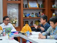 Ujian Bahasa Jepang JFT-Basic Kini Hadir di Makassar, Permudah Akses Calon Pekerja Sulsel ke Jepang 19 Kabar baik bagi calon pekerja migran dan peserta magang asal Sulawesi Selatan yang ingin berkarier di Jepang. Pada tanggal 15 Juni 2026, Kota Makassar telah ditambahkan sebagai satu lokasi pelaksanaan Japan Foundation Test for Basic Japanese (JFT-Basic), ujian kemampuan Bahasa Jepang yang menjadi salah satu syarat bagi tenaga kerja asing untuk bekerja di Jepang.