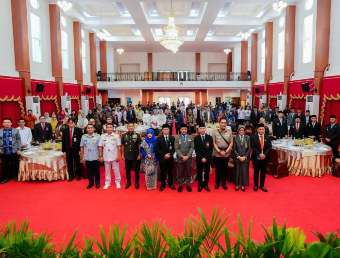 Gubernur Sulsel Kukuhkan Mardiyanto Arif Rakhmadi sebagai Kepala Perwakilan BPKP Sulsel 13 Gubernur Sulawesi Selatan, Andi Sudirman Sulaiman, mengukuhkan Mardiyanto Arif Rakhmadi sebagai Kepala Perwakilan Badan Pengawasan Keuangan dan Pembangunan (BPKP) Provinsi Sulawesi Selatan di Aula Asta Cita, Rumah Jabatan Gubernur Sulsel, Makassar, Jumat (19/6/2026).