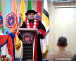 Sabtu, 20 Juni 2026, Pengukuhan Prof. Dr. Andi Alim, S.KM., M.Kes sebagai Guru Besar dalam Bidang Ilmu Sosiologi Kesehatan Masyarakat Universitas Mega Buana Palopo menjadi momentum penting dalam penguatan perspektif sosial dalam pembangunan kesehatan Indonesia.