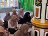 Keluarga besar RSUD Andi Makkasau Kota Parepare kembali menggelar kegiatan Taklim Bersama sebagai upaya memperkuat nilai-nilai spiritual di tengah padatnya aktivitas pelayanan kesehatan. Kegiatan tersebut berlangsung di lingkungan rumah sakit, Rabu (24/6/2026), dan diikuti oleh jajaran manajemen, tenaga medis, tenaga kesehatan, serta seluruh pegawai.