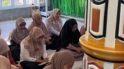 Keluarga besar RSUD Andi Makkasau Kota Parepare kembali menggelar kegiatan Taklim Bersama sebagai upaya memperkuat nilai-nilai spiritual di tengah padatnya aktivitas pelayanan kesehatan. Kegiatan tersebut berlangsung di lingkungan rumah sakit, Rabu (24/6/2026), dan diikuti oleh jajaran manajemen, tenaga medis, tenaga kesehatan, serta seluruh pegawai.