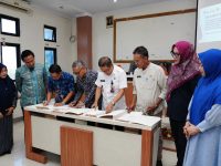 UPT Rumah Sakit Khusus Daerah (RSKD) Ibu dan Anak Pertiwi memperluas layanan administrasi kependudukan (adminduk) bagi bayi baru lahir melalui penandatanganan Nota Kesepahaman (MoU) dengan Dinas Kependudukan dan Pencatatan Sipil (Disdukcapil) Kabupaten Takalar, Gowa, Maros, dan Pangkep, Jumat, 26 Juni 2026.