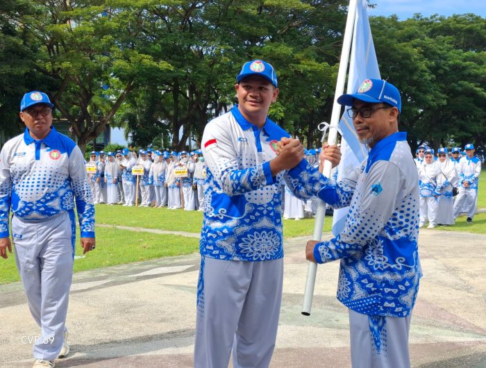 Bupati Bantaeng, M. Fathul Fauzy Nurdin melepas kontingen Pekan Olahraga dan Seni Pelajar (Porsenijar) Persatuan Guru Republik Indonesia (PGRI) Bantaeng, di Lapangan Seruni, Senin, 29 Juni 2026.
