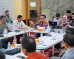 Pemerintah Provinsi Sulawesi Selatan berhasil masuk dalam lima besar penilaian Penghargaan Pembangunan Daerah (PPD) Tahun 2026 yang diselenggarakan Kementerian Perencanaan Pembangunan Nasional (PPN)/Bappenas. Capaian tersebut merupakan hasil evaluasi terhadap kinerja pembangunan daerah serta kualitas proses perencanaan pembangunan yang dijalankan Pemprov Sulsel.