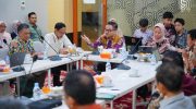 Pemerintah Provinsi Sulawesi Selatan berhasil masuk dalam lima besar penilaian Penghargaan Pembangunan Daerah (PPD) Tahun 2026 yang diselenggarakan Kementerian Perencanaan Pembangunan Nasional (PPN)/Bappenas. Capaian tersebut merupakan hasil evaluasi terhadap kinerja pembangunan daerah serta kualitas proses perencanaan pembangunan yang dijalankan Pemprov Sulsel.