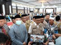 Wali Kota Appi Dampingi Menhaj RI Sambut Kepulangan Jemaah Haji Kota Makassar 16 eaa5f5be 5b4a 47f2 8969 9427886de36a