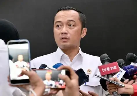Menteri Sekretaris Negara (Mensesneg) Prasetyo Hadi mengungkapkan alasan pemerintah menunjuk Nanik S. Deyang sebagai Kepala Badan Gizi Nasional (BGN) menggantikan Dadan Hindayana yang kini menjalani proses hukum di Kejaksaan Agung terkait dugaan korupsi program Satuan Pelayanan Pemenuhan Gizi (SPPG).