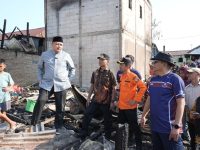 Wali Kota dan Ketua TP PKK Kota Makassar Tinjau Kebakaran Tallo Pastikan Bantuan dan Pemulihan Warga Berjalan 18 817226d4 8f3b 48a2 906c 0a94b6f6d4cc
