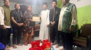 Kepedulian Gubernur Sulawesi Selatan, Andi Sudirman Sulaiman, kembali hadir bagi masyarakat yang tengah berduka. Sebagai bentuk empati atas musibah yang dialami keluarga almarhum Muh Hafid Al-Imran (10), Andi Sudirman menyalurkan bantuan sosial kemanusiaan berupa dana santunan dan sejumlah paket sembako.