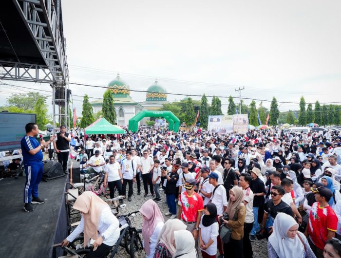 Disambut Antusias Puluhan Ribu Warga, Gubernur Sulsel Lepas Peserta Jalan Sehat Anti Mager 67 Tahun Kabupaten Luwu 13 Puluhan ribu masyarakat mengikuti Jalan Sehat Anti Mager Germas (gerakan masyarakat hidup sehat) dalam rangka peringatan Hari Jadi Kabupaten Luwu ke-67 Tahun, di Lapangan Andi Djemma Belopa, Kabupaten Luwu, Sabtu (4/7/2026).
