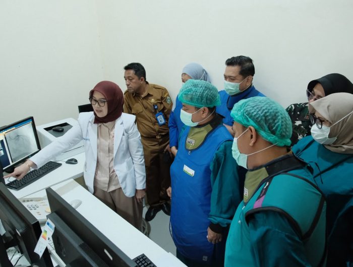 RSUD Andi Makkasau Jadi Rujukan Jantung Ajatappareng, Tasming Hamid Resmikan Layanan Cath Lab BPJS 13 Wali Kota Parepare, Tasming Hamid bersama Wakil Wali Kota Parepare, Hermanto meresmikan layanan kateterisasi jantung (Cath Lab) yang telah bekerja sama dengan BPJS Kesehatan di RSUD Andi Makkasau Parepare.