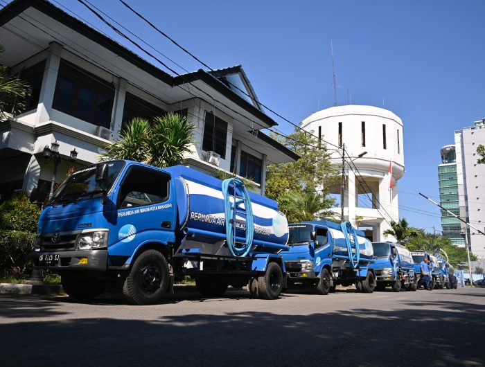 Plt Dirut PDAM Makassar Tegaskan Prediksi Cadangan Air 30 Hari Hanya Skenario, Distribusi Masih Terkendali 13 Perumda Air Minum (PDAM) Kota Makassar memastikan pelayanan air bersih kepada pelanggan masih berjalan normal di tengah musim kemarau yang mulai melanda Sulawesi Selatan.