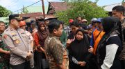 Wali Kota Parepare, Tasming Hamid, langsung turun ke lokasi kebakaran yang terjadi di Jalan Mayor Haddade, Kamis (16/7/2026), untuk memastikan proses penanganan berjalan maksimal dan kondisi para korban.