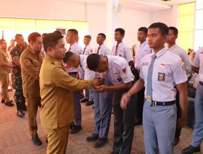 Wali Kota Parepare, Tasming Hamid, menegaskan bahwa menjadi anggota Pasukan Pengibar Bendera Pusaka (Paskibraka) bukan sekadar prestise, melainkan amanah untuk menjadi duta karakter pemuda, simbol kebanggaan Kota Parepare, sekaligus calon pemimpin masa depan.