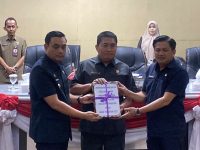 Dewan Perwakilan Rakyat Daerah (DPRD) Kota Parepare menggelar rapat paripurna penyerahan Rancangan Kebijakan Umum Anggaran dan Prioritas Plafon Anggaran Sementara (KUA-PPAS) Kota Parepare Tahun Anggaran 2027 di Ruang Rapat Paripurna DPRD Kota Parepare, Rabu (29/7/2026).