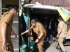 Wali Kota Makassar, Munafri Arifuddin, memilih memastikan langsung kondisi di lapangan. Tanpa menunggu laporan masuk ke meja kerjanya.