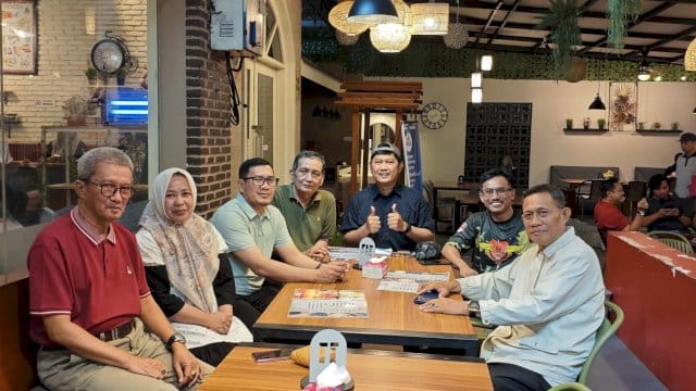 Ketua PPM Kota Parepare, Amarun Agung Hamka saat bersama pengurus
