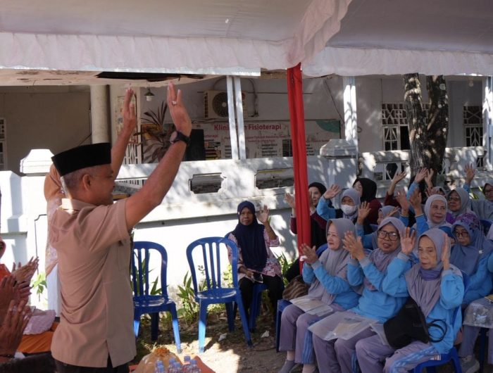 Momen Haru di Reses Mallarangan Tutu, Komunitas Lansia Sambut dengan Yel-yel Meriah 13 547610fb b2af 4ac4 b6af 035fee2b4744