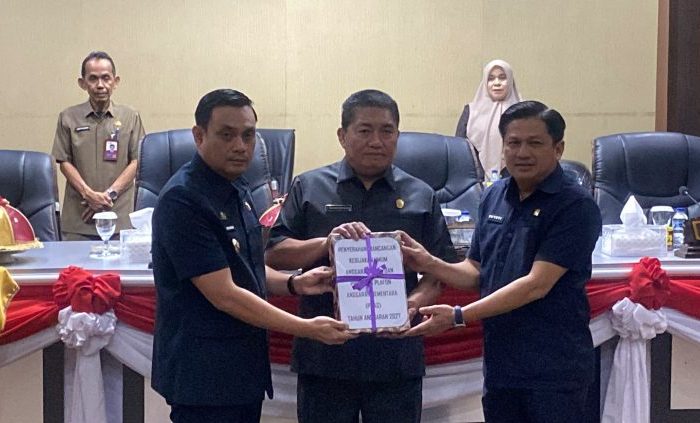 Dewan Perwakilan Rakyat Daerah (DPRD) Kota Parepare menggelar rapat paripurna dengan agenda penyerahan Rancangan Kebijakan Umum Anggaran dan Prioritas Plafon Anggaran Sementara (KUA-PPAS) Tahun Anggaran 2027 di Ruang Rapat Paripurna DPRD Kota Parepare, Rabu (29/7/2026).