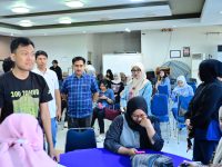 Perumda Air Minum Kota Makassar bersama Karang Taruna Kota Makassar menggelar aksi donor darah di Aula Tirta Dharma Perumda Air Minum Kota Makassar, Jumat (7/8/2026).