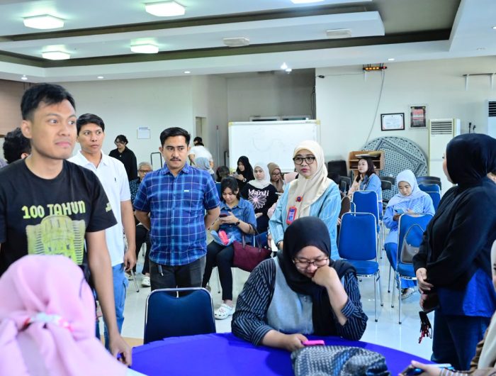 Perumda Air Minum Kota Makassar bersama Karang Taruna Kota Makassar menggelar aksi donor darah di Aula Tirta Dharma Perumda Air Minum Kota Makassar, Jumat (7/8/2026).
