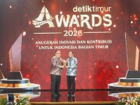 Komitmen Pemerintah Provinsi Sulawesi Selatan dalam mempercepat pembangunan infrastruktur yang merata kembali mendapat pengakuan di tingkat nasional. Gubernur Sulawesi Selatan, Andi Sudirman Sulaiman meraih penghargaan detiktimur Awards 2026 kategori Pembangunan Infrastruktur Terpadu dan Konektivitas Wilayah.