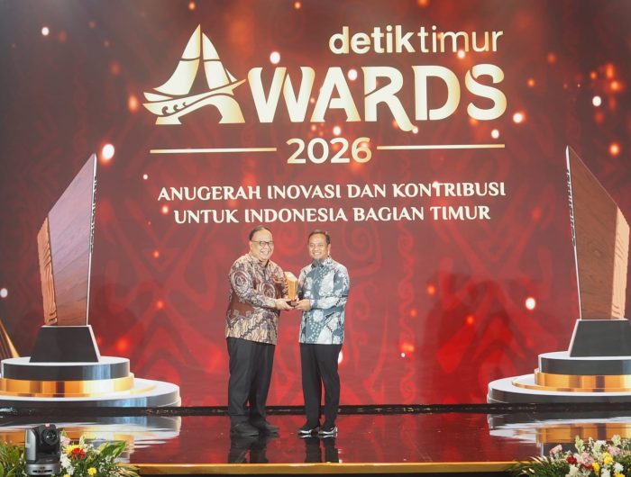 Komitmen Pemerintah Provinsi Sulawesi Selatan dalam mempercepat pembangunan infrastruktur yang merata kembali mendapat pengakuan di tingkat nasional. Gubernur Sulawesi Selatan, Andi Sudirman Sulaiman meraih penghargaan detiktimur Awards 2026 kategori Pembangunan Infrastruktur Terpadu dan Konektivitas Wilayah.