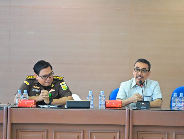 Perumda Air Minum Kota Makassar menggandeng Kejaksaan Tinggi Sulawesi Selatan untuk memperkuat pemahaman hukum sekaligus mencegah terjadinya tindak pidana korupsi dalam pengelolaan perusahaan dengan menggelar Penyuluhan hukum dan penerangan tersebut digelar di Aula Tirta Dharma Perumda Air Minum Kota Makassar, Jalan Ratulangi, Kamis (20/8/2026).