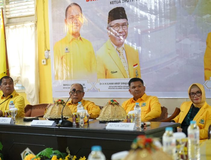 Dihadapan IAS, Uji Nurdin Optimis Golkar Bantaeng Bakal Raih Ketua DPRD Selanjutnya 13 Fungsionaris Kader Golkar, M. Fathul Fauzy Nurdin optimis Partai Golkar Bantaeng kembali berjaya. Bahkan, Bupati Bantaeng ini optimis Golkar bakal merebut posisi Ketua DPRD Kabupaten Bantaeng.