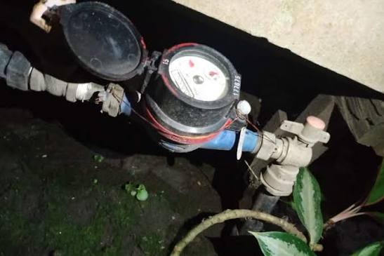Perumda Air Minum Kota Makassar mengingatkan masyarakat, khususnya pelanggan, agar meningkatkan kewaspadaan terhadap aksi pencurian meter air yang terpasang di rumah maupun tempat usaha.