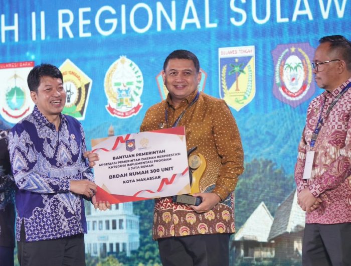 Wali Kota Makassar Diganjar Dua Penghargaan Kemendagri, Terbaik Layanan Pendidikan dan Hunian Layak 13 1bd81495 3abf 451f 913a b667f590c0e3
