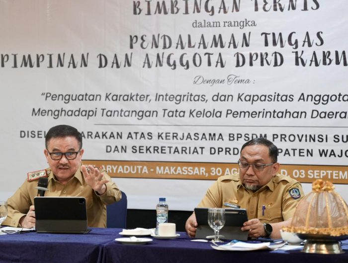 Sekda Jufri Rahman Hadiri Rapat Paripurna DPRD, Pemprov Apresiasi Laporan Reses Masa Persidangan II Tahun 2025/2026 13 Sekretaris Daerah Provinsi Sulsel Jufri Rahman menghadiri rapat paripurna DPRD Provinsi Sulsel yang dilaksanakan di gedung paripurna DPRD Sulsel kantor Dinas BMBK Pemprov Sulsel, Senin, (31/8/2026).
