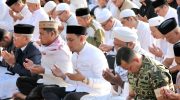 Pemerintah Kota (Pemkot) Parepare bersama Kementerian Agama, Majelis Ulama Indonesia (MUI), Dewan Masjid Indonesia (DMI), Badan Komunikasi Pemuda Remaja Masjid Indonesia (BKPRMI), jajaran Forkopimda, serta ribuan elemen masyarakat menggelar Sholat Istisqa. Sholat Istisqa di gelar di Lapangan Andi Makkasau, Kota Parepare, Jumat pagi (4/9/2026).