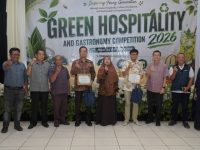 250 Pelajar Makassar Adu Kreativitas dalam Green Hospitality and Gastronomy Competition 2026 26 Sekitar 250 pelajar dari 15 SMA/SMK/sederajat di Kota Makassar mengikuti Green Hospitality and Gastronomy Competition 2026 yang diselenggarakan Program Studi Perhotelan Politeknik Bosowa di Gedung Lestari 45 Makassar, Jumat (4/9/2026).