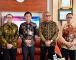 Kepala Dinas Bina Marga dan Bina Konstruksi Provinsi Sulawsi Selatan Ir. H. Andi Ihsan. S.T., M.M mewakili Gubernur Sulawesi Selatan dalam sela kunjungan kerja Sekretaris Jenderal Kementerian Pekerjaan Umum RI Apri Artoto, S.T., M.P.P.M. Jumat, (4/9/2026).